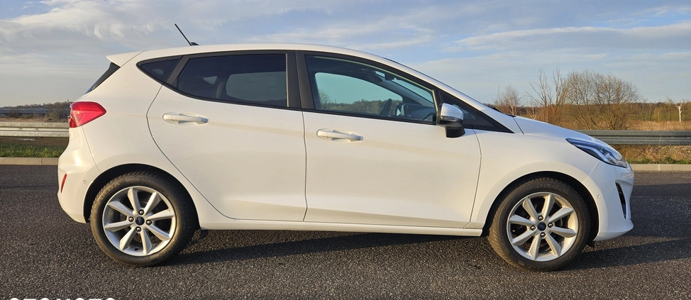 Ford Fiesta cena 49700 przebieg: 65000, rok produkcji 2020 z Barcin małe 79